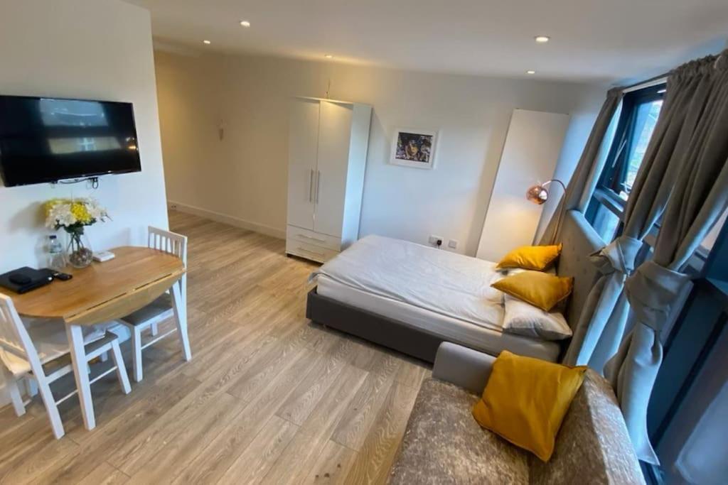 Апартаменты Brick Lane Living Quarters Лондон Экстерьер фото